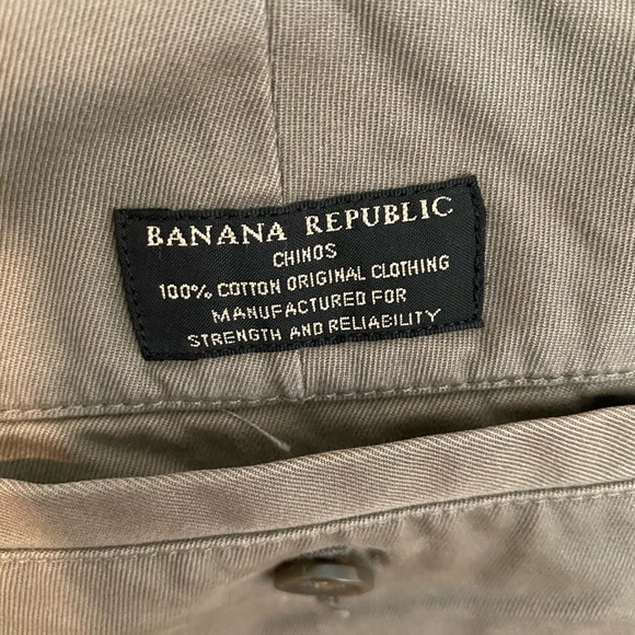 Banana Republic Men’s Chinos- size 33/32 - Picture 2 of 3